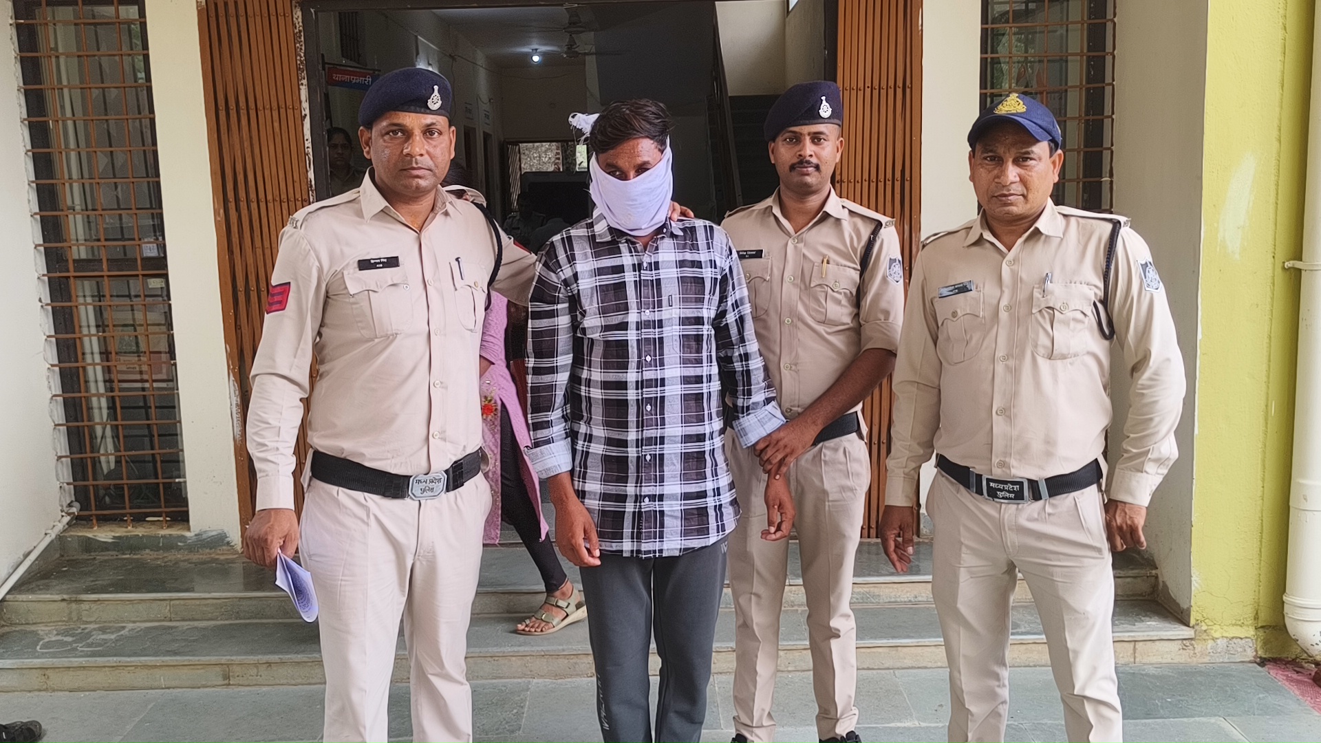 अवैध शराब पर शिकंजा कसने में नेपानगर पुलिस को मिली बड़ी सफलता।
