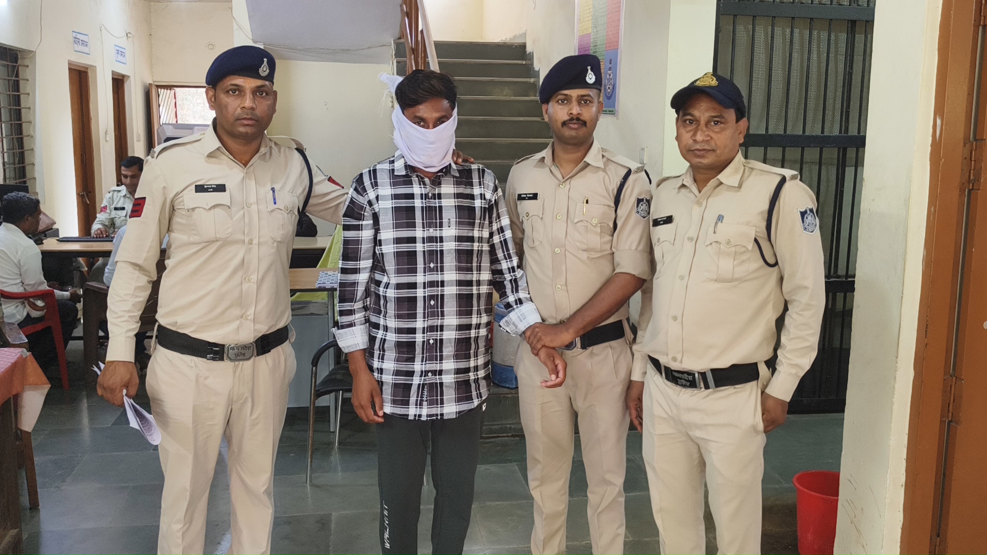 अवैध शराब पर शिकंजा कसने में नेपानगर पुलिस को मिली बड़ी सफलता।