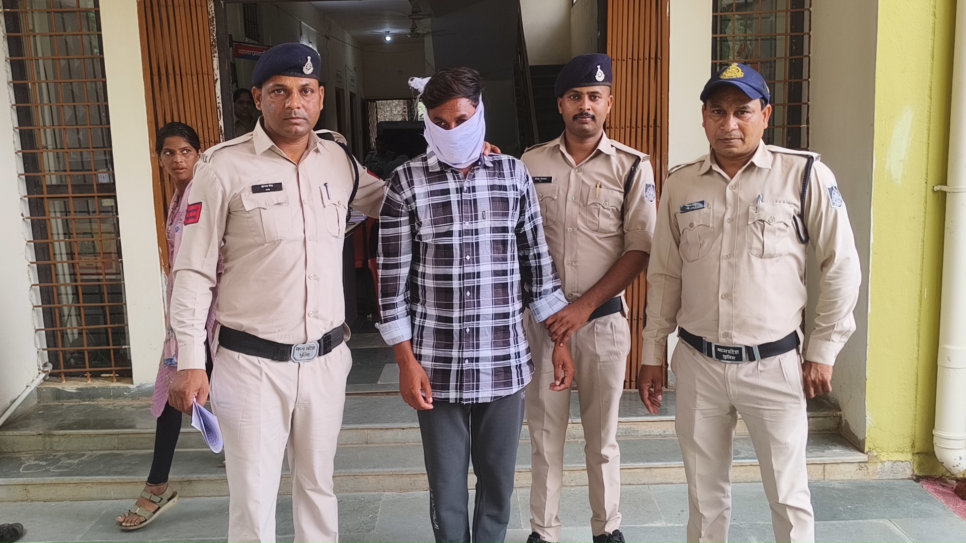 अवैध शराब पर शिकंजा कसने में नेपानगर पुलिस को मिली बड़ी सफलता।