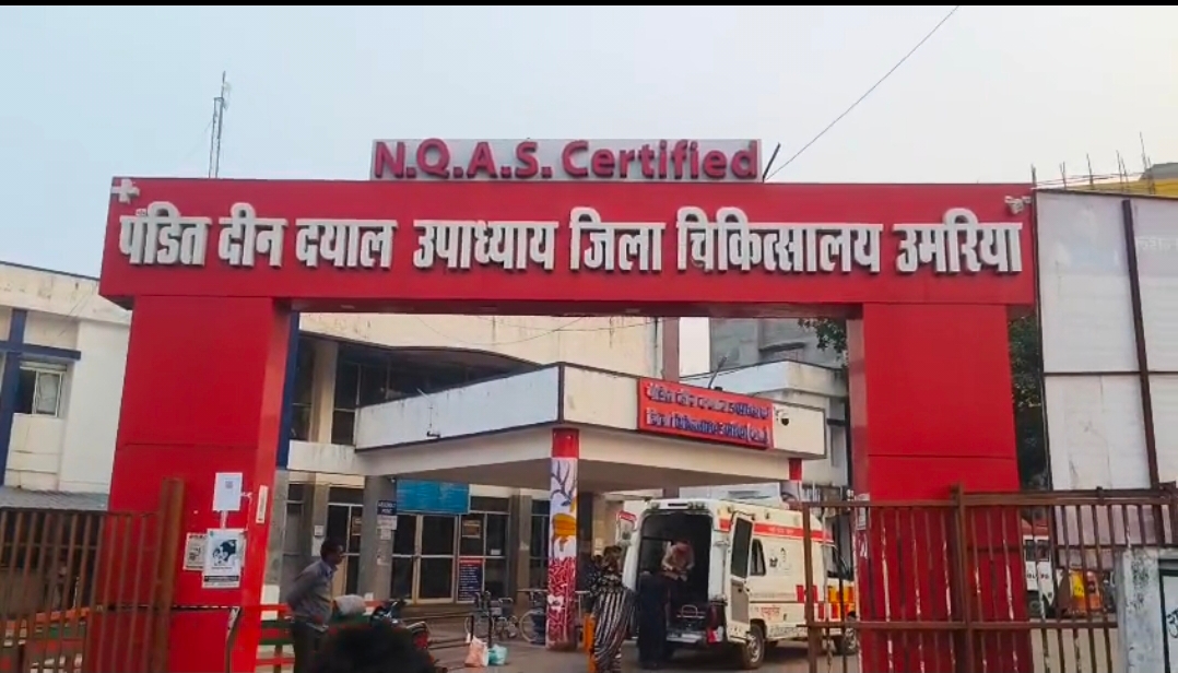 नौरोजाबाद में बड़ी लापरवाही: सड़क निर्माण स्थल पर नहीं था कोई चेतावनी बोर्ड,वार्ड 5 के पास पलटी वैन, मची चीख-पुकारनौरोजाबाद      स्थानीय प्र