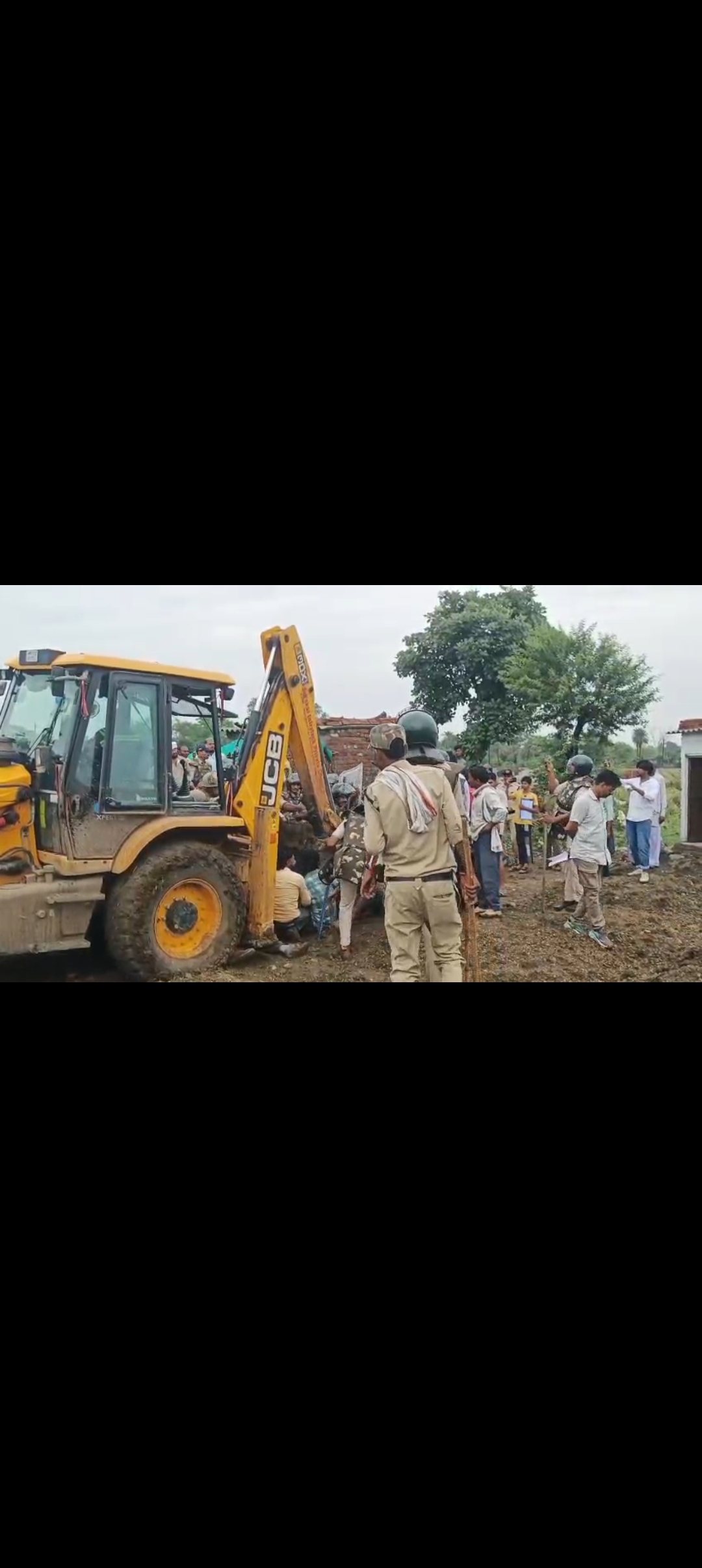 बीना रिफाइनरी नो डेवलपमेंट का अतिक्रमण हटा 