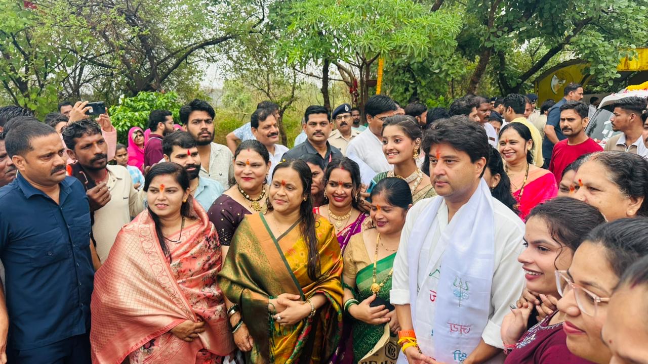 मराठा समाज ने केंद्रीय मंत्री सिंधिया का किया जबरदस्त स्वागत