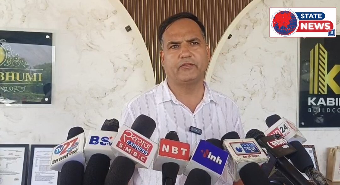 *50 लाख दो नहीं तो फंसा दूंगा...*  *विकास सचदेव पर ब्लैकमेल करने के आरोप*  बीते दिनों मध्य प्रदेश शासन ने सीएम हेल्पलाइन जैसे शिकायत निवारण 