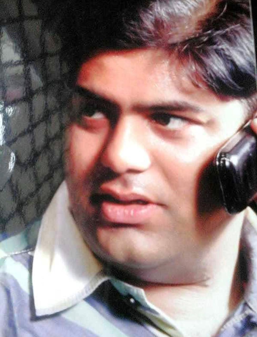 *50 लाख दो नहीं तो फंसा दूंगा...*  *विकास सचदेव पर ब्लैकमेल करने के आरोप*  बीते दिनों मध्य प्रदेश शासन ने सीएम हेल्पलाइन जैसे शिकायत निवारण 