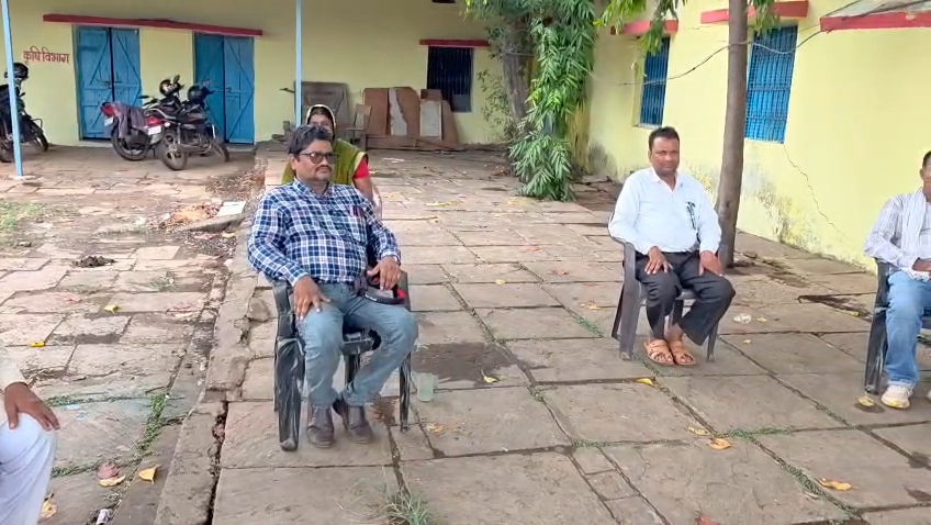 बिजली के खतरनाक तारों से मुक्त हुआ हिनौती स्कूल परिसर