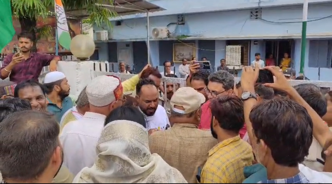 नौरोजाबाद में कांग्रेस का जोरदार प्रदर्शन: जनसमस्याओं और भ्रष्टाचार के खिलाफ उठाई आवाज
