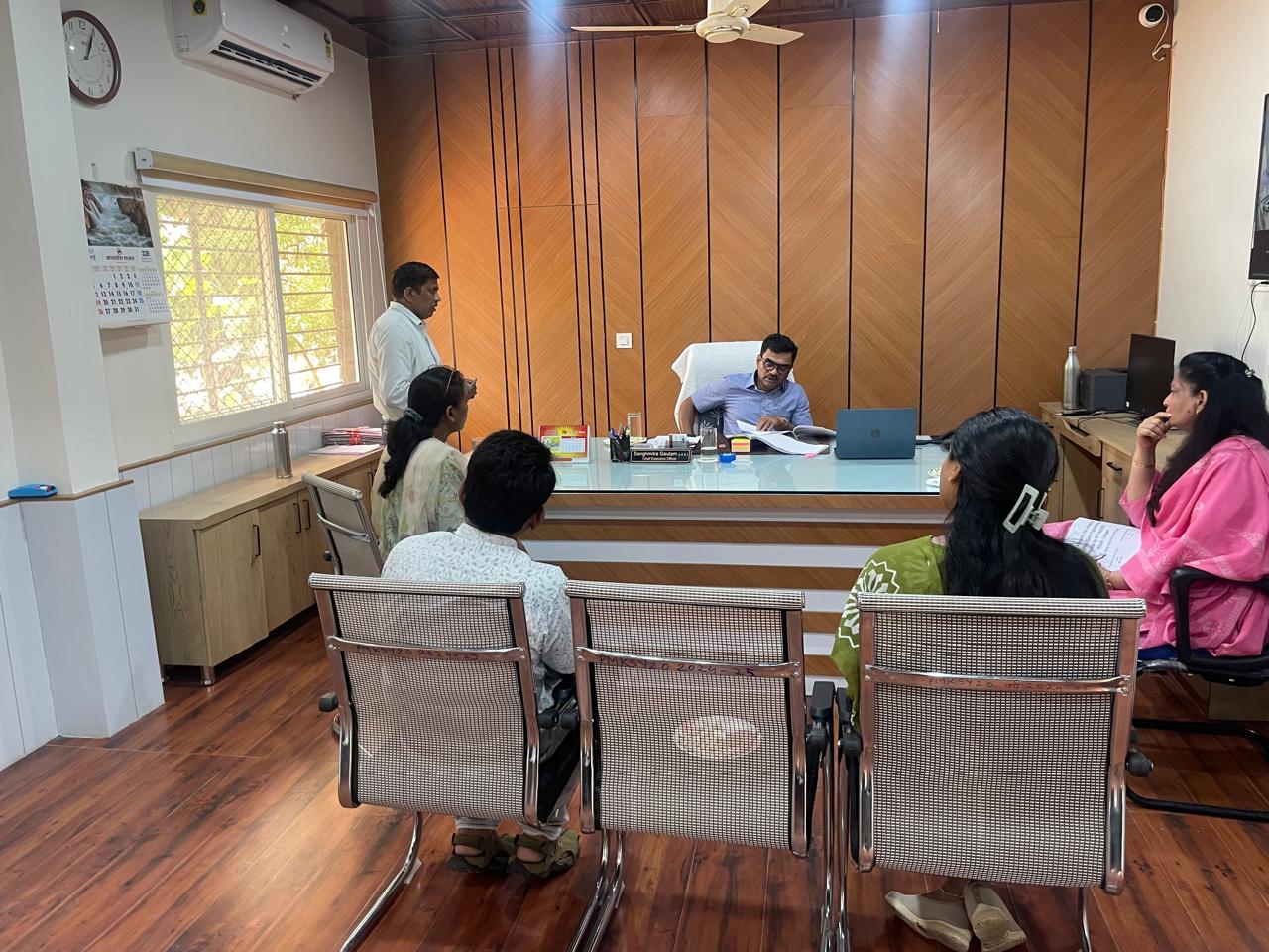 *संभागायुक्त डॉ. सुदाम खाड़े ने किया कलेक्टर, जिला पंचायत, जोबट एसडीएम एवं तहसील कार्यालयों का निरीक्षण* ---