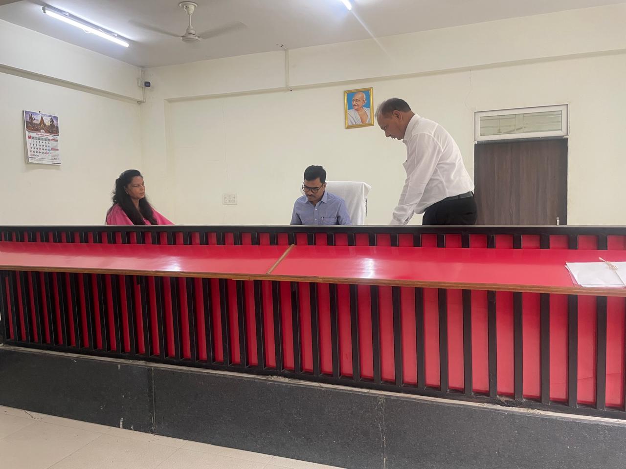 *संभागायुक्त डॉ. सुदाम खाड़े ने किया कलेक्टर, जिला पंचायत, जोबट एसडीएम एवं तहसील कार्यालयों का निरीक्षण* ---