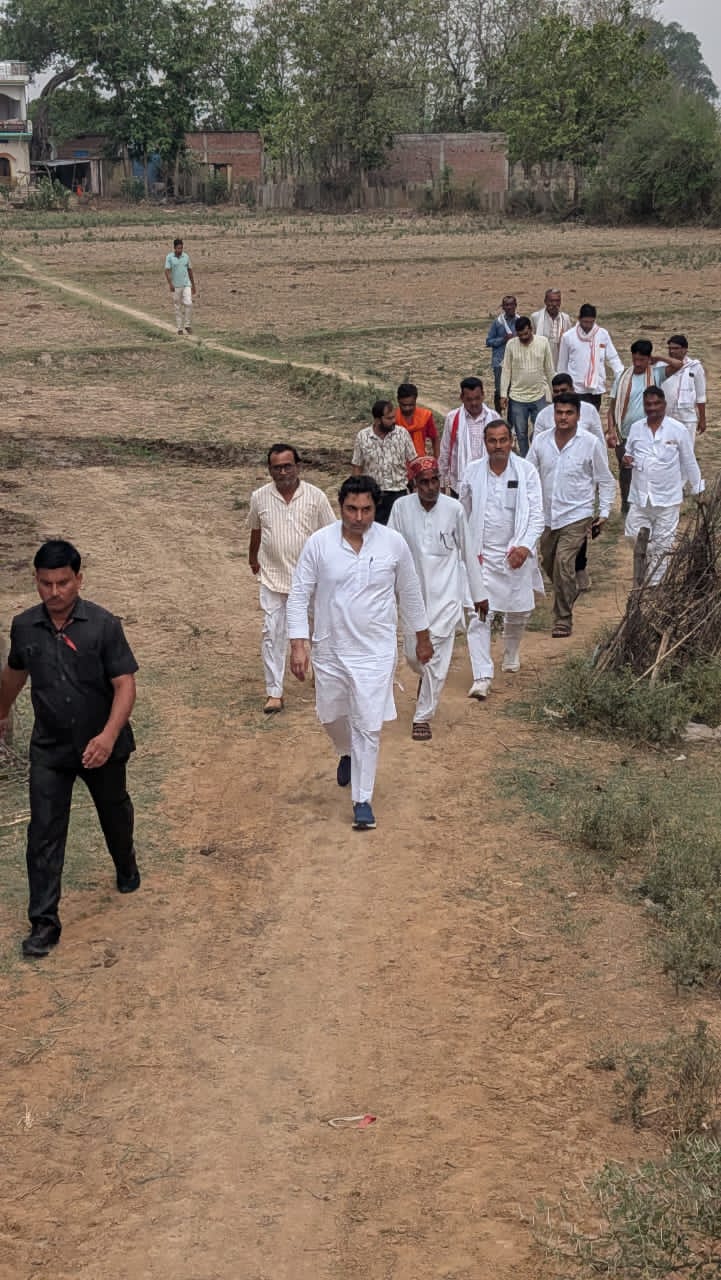 विधायक सिद्धार्थ तिवारी की जनचौपाल में ग्रामीणों की समस्याओं का समाधान