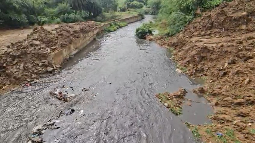 रीवा प्रशासन की मानसून तैयारी जर्जर भवन पर कार्रवाई तेज