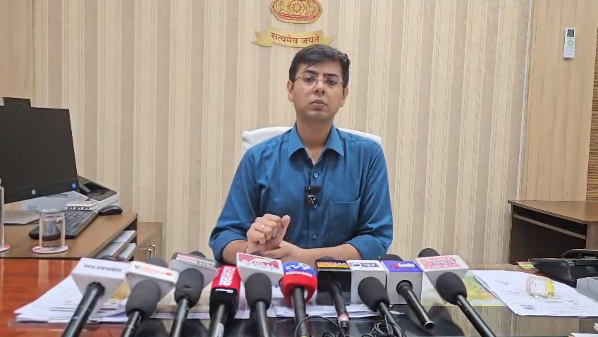 रीवा प्रशासन की मानसून तैयारी जर्जर भवन पर कार्रवाई तेज