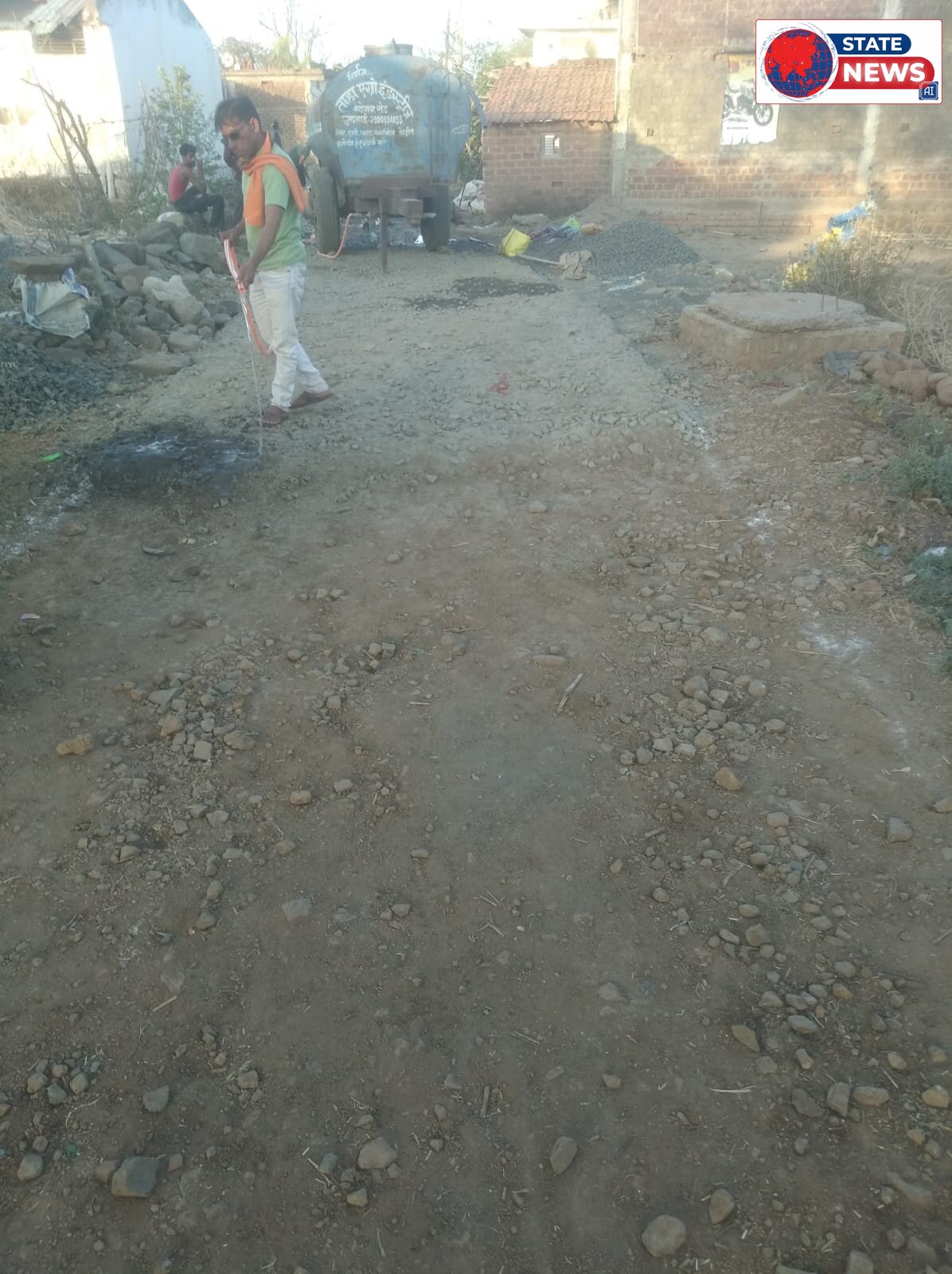 कोंडरखापा में सड़क निर्माण पर उठे सवाल, ग्रामीणों ने घटिया गुणवत्ता का लगाया आरोप