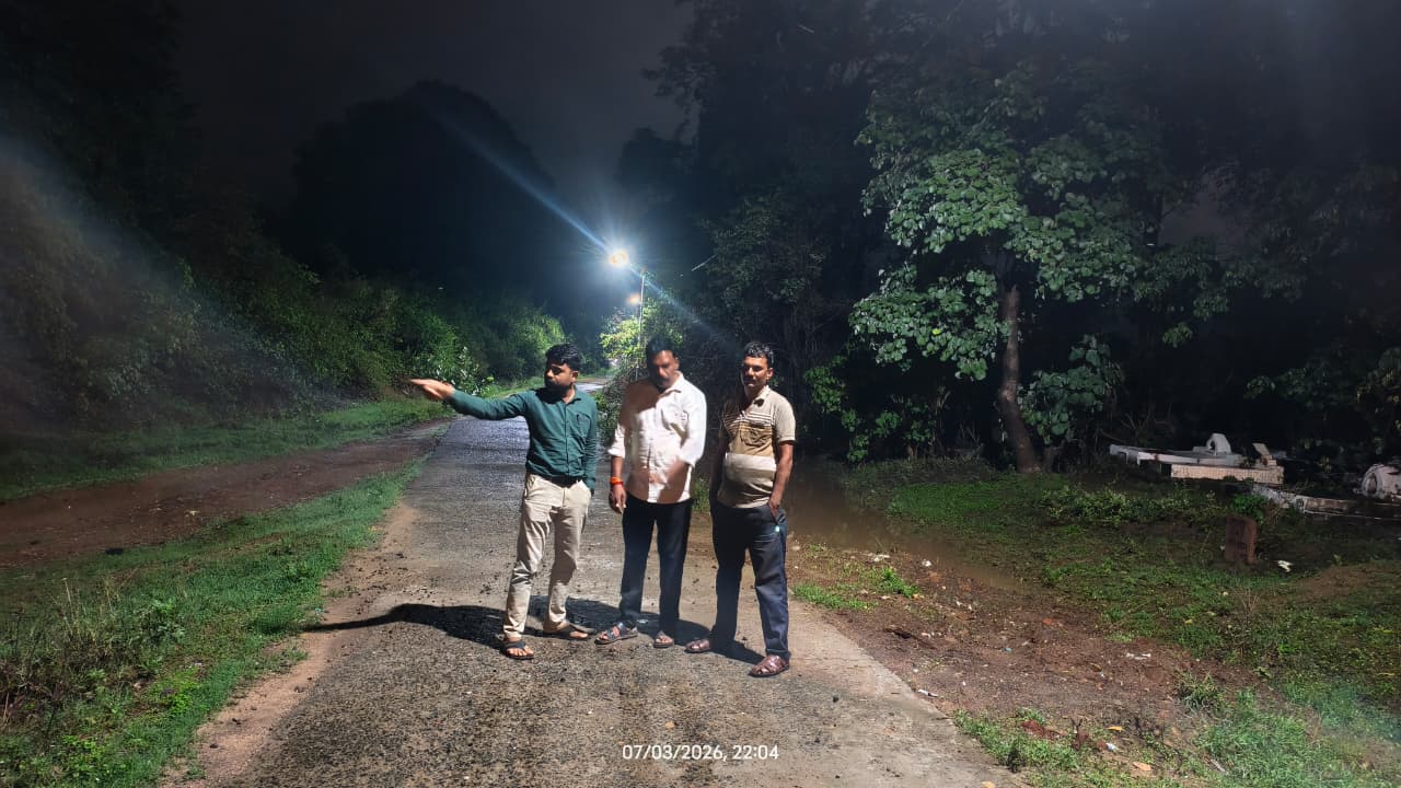 अब अंधेरे का डर खत्म: चंद्रभागा से मोक्ष धाम तक जगमगाया मार्ग, आधी रात में भी आसान हुआ आवागमन