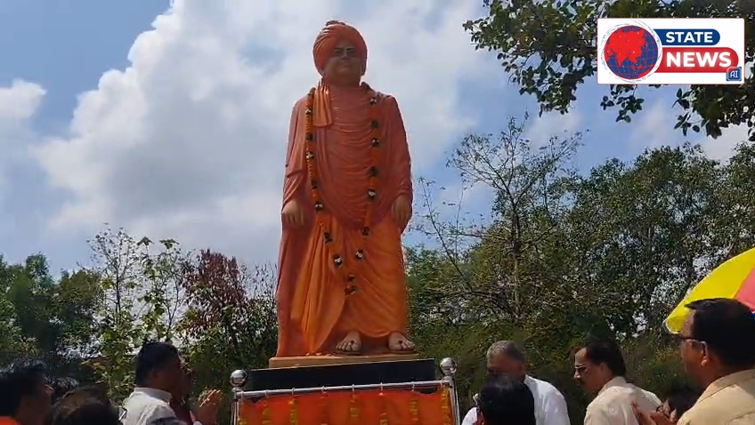 स्वामी विवेकानंद की प्रतिमा से युवाओं को प्रेरणा