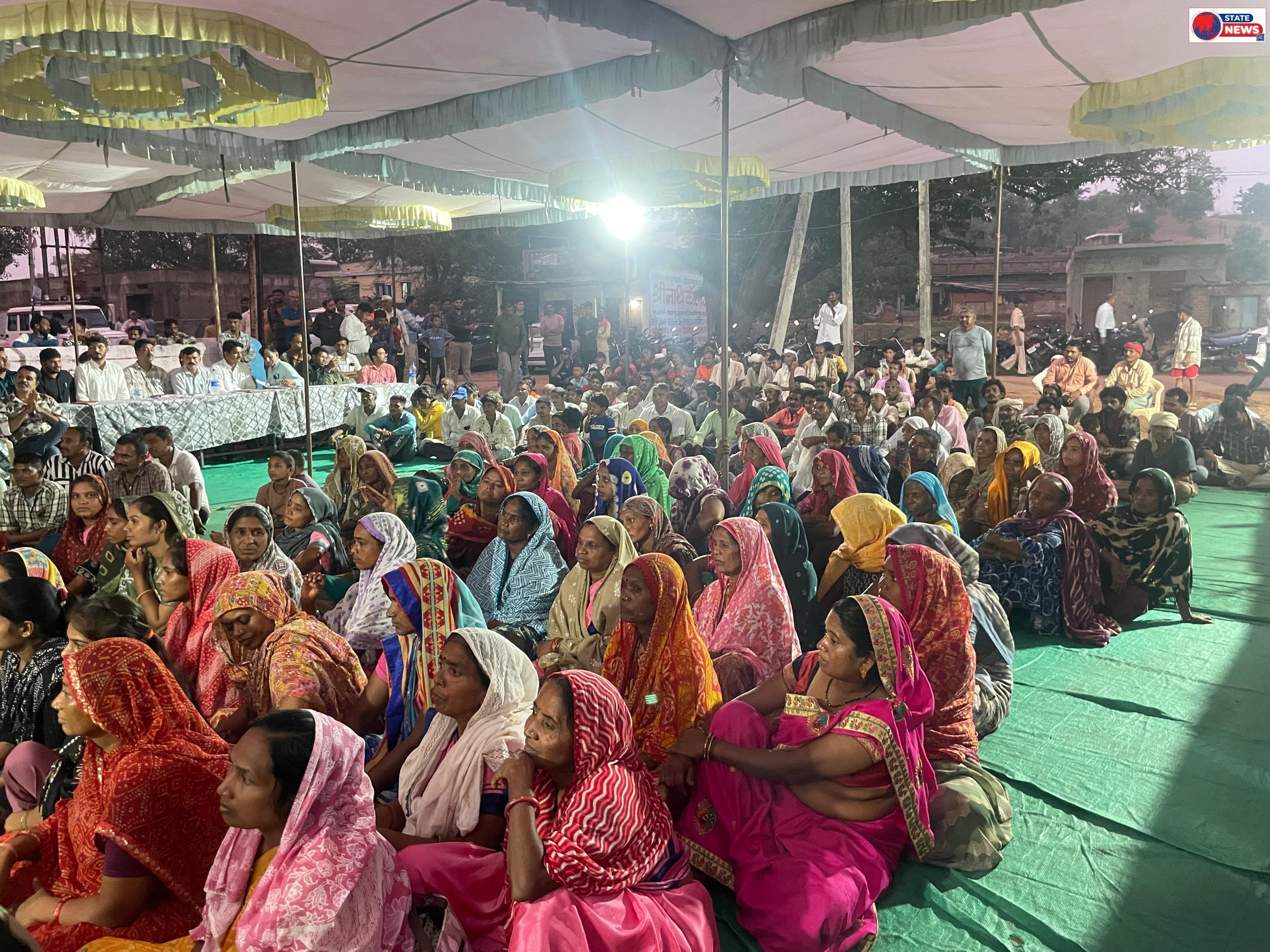 रिंगोल की रात्रि चौपाल में ग्रामीणों की समस्याएं सुनने पहुंचीं कलेक्टर नीतू माथुर 'कलेक्टर नहीं, आपकी बहन बनकर आई हूं' कहकर जीता ग्रामीणों क