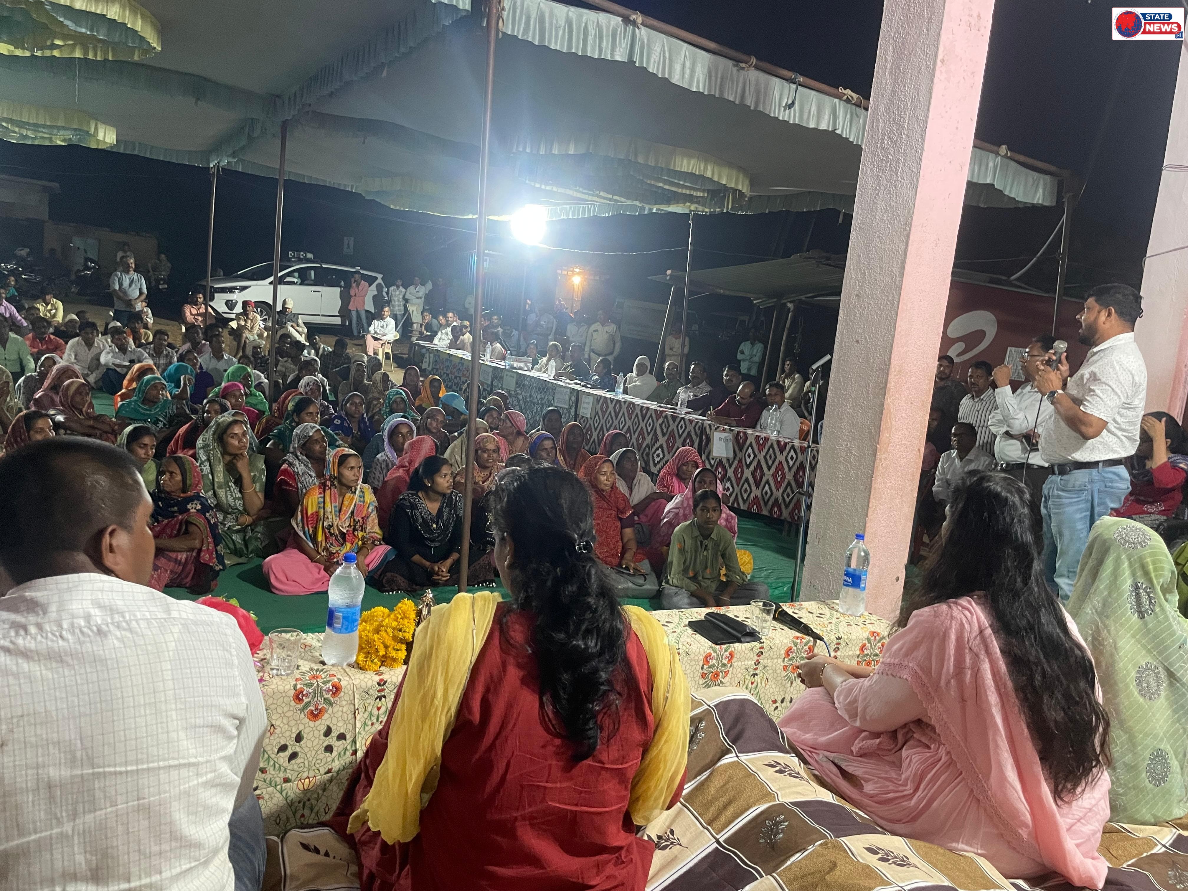 रिंगोल की रात्रि चौपाल में ग्रामीणों की समस्याएं सुनने पहुंचीं कलेक्टर नीतू माथुर 'कलेक्टर नहीं, आपकी बहन बनकर आई हूं' कहकर जीता ग्रामीणों क