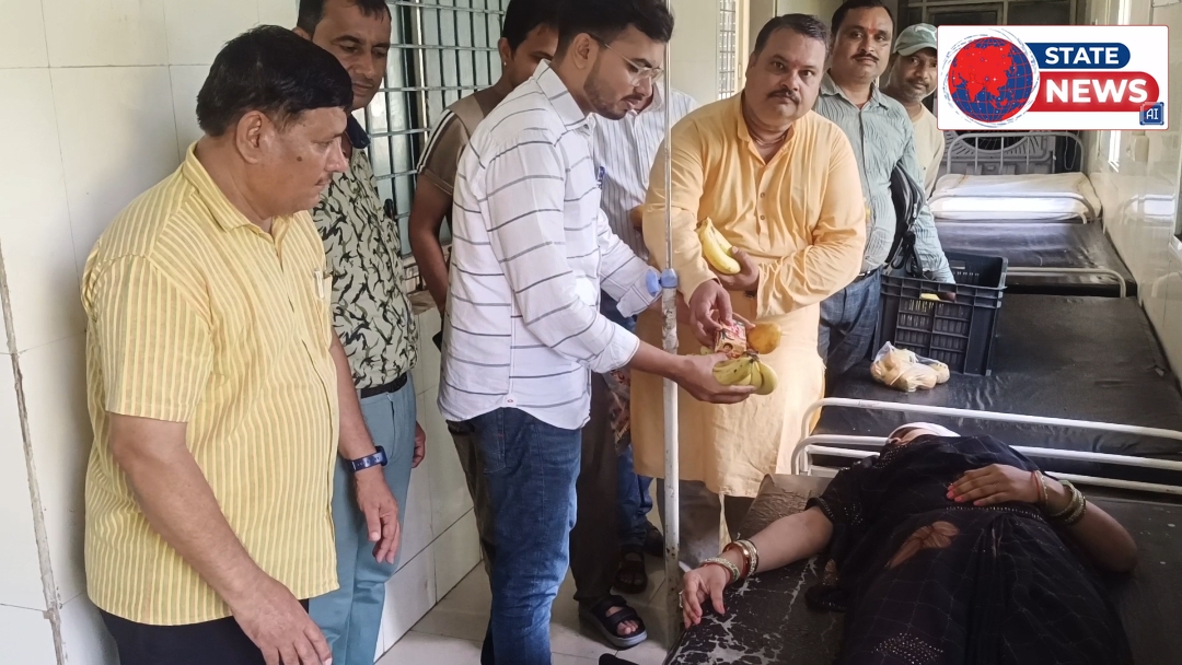 केसली में सेवा भाव के साथ मना रावतपुरा सरकार का जन्मोत्सव: शासकीय अस्पताल में मरीजों को बांटे फल