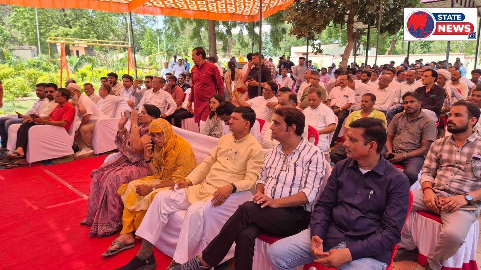जोबट में डॉ. श्यामा प्रसाद मुखर्जी की प्रतिमा का अनावरण, राष्ट्र निर्माण के लिए युवाओं को उनके आदर्श अपनाने का संदेश  125वीं जयंती पर आयोजित