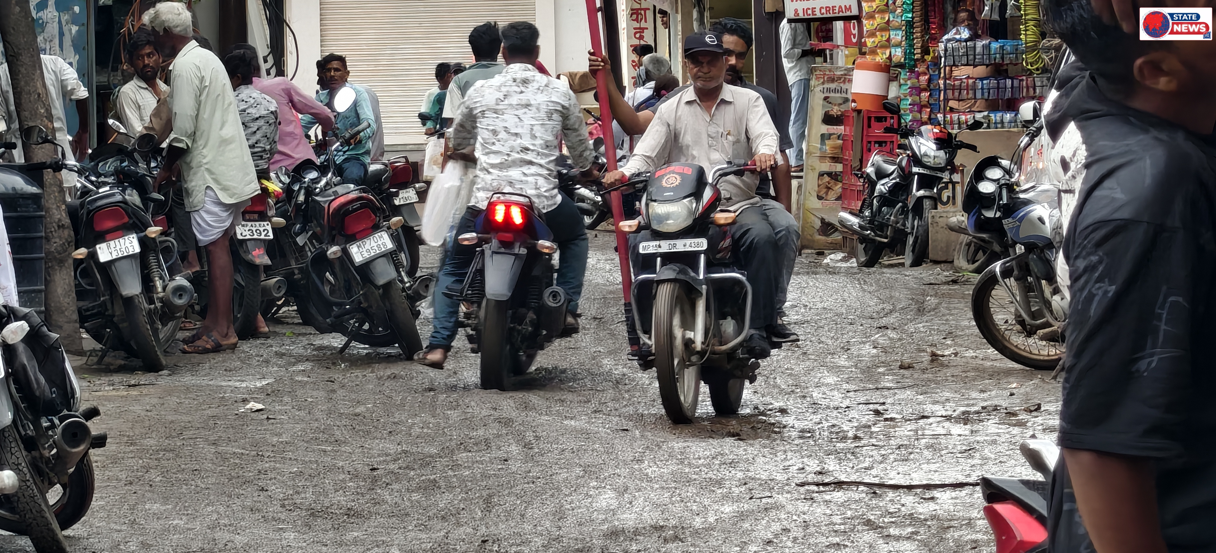 नई सड़क पर फिर सड़क... और कई वार्ड अब भी बदहाल! विकास की प्राथमिकता पर आलोट में उठे बड़े सवाल