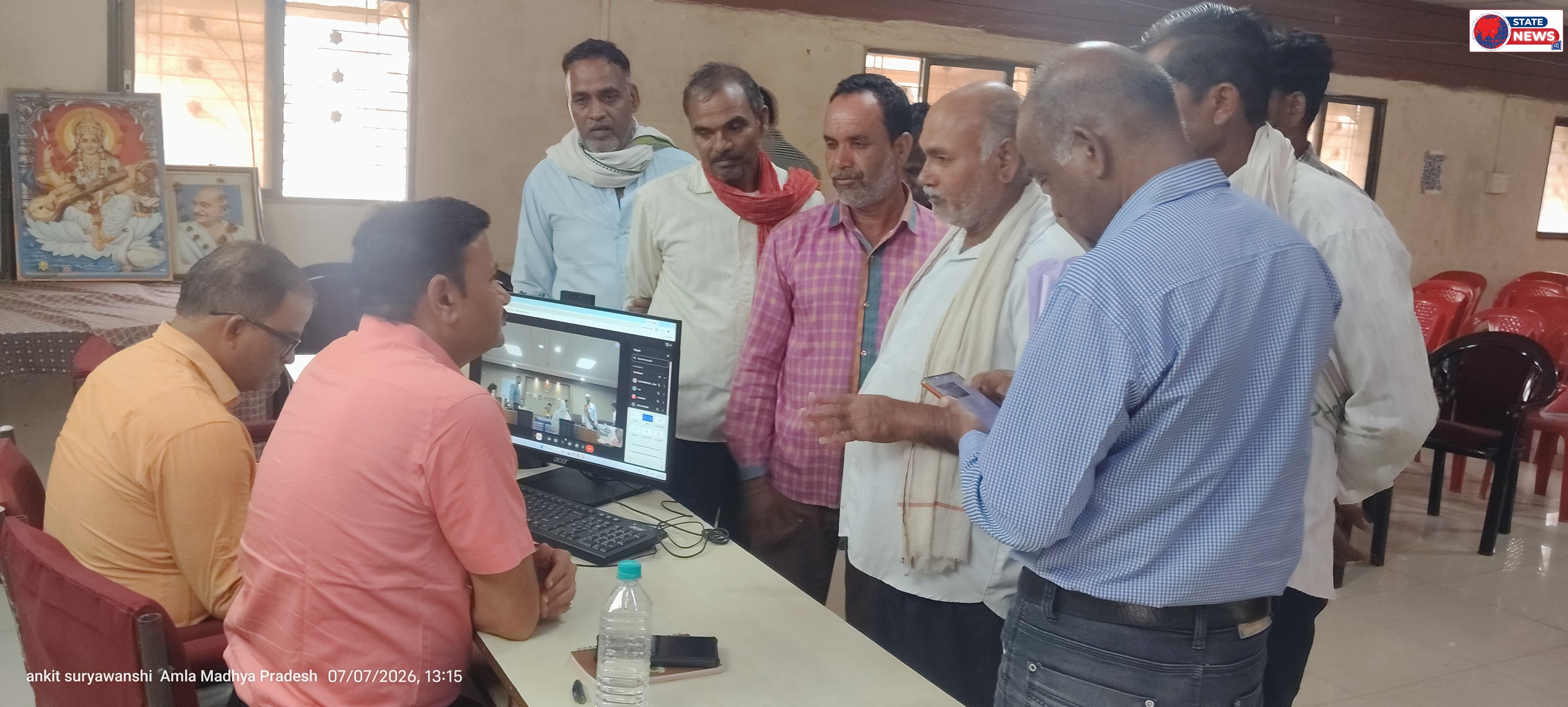*नाले पर रपटा नहीं बनने से फूटा ग्रामीणों का गुस्सा, एक सप्ताह में कार्रवाई नहीं हुई तो बच्चों का स्कूल बहिष्कार*