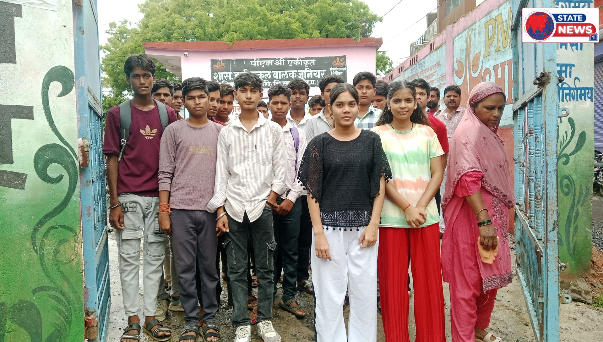 देवरी के शासकीय सांदीपनि विद्यालय में प्रवेश संकट: सैकड़ों छात्र-छात्राओं का भविष्य अनिश्चित 