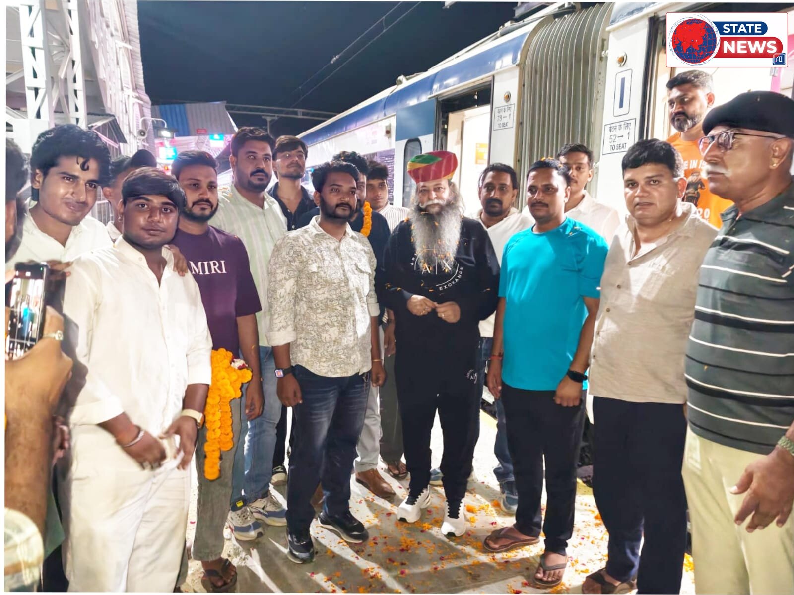 राजस्थान के प्रतापगढ़ मे करणी सेना के अन्तर्राष्ट्रीय अध्यक्ष सूरजपाल अम्मू का भव्य स्वागत किया 