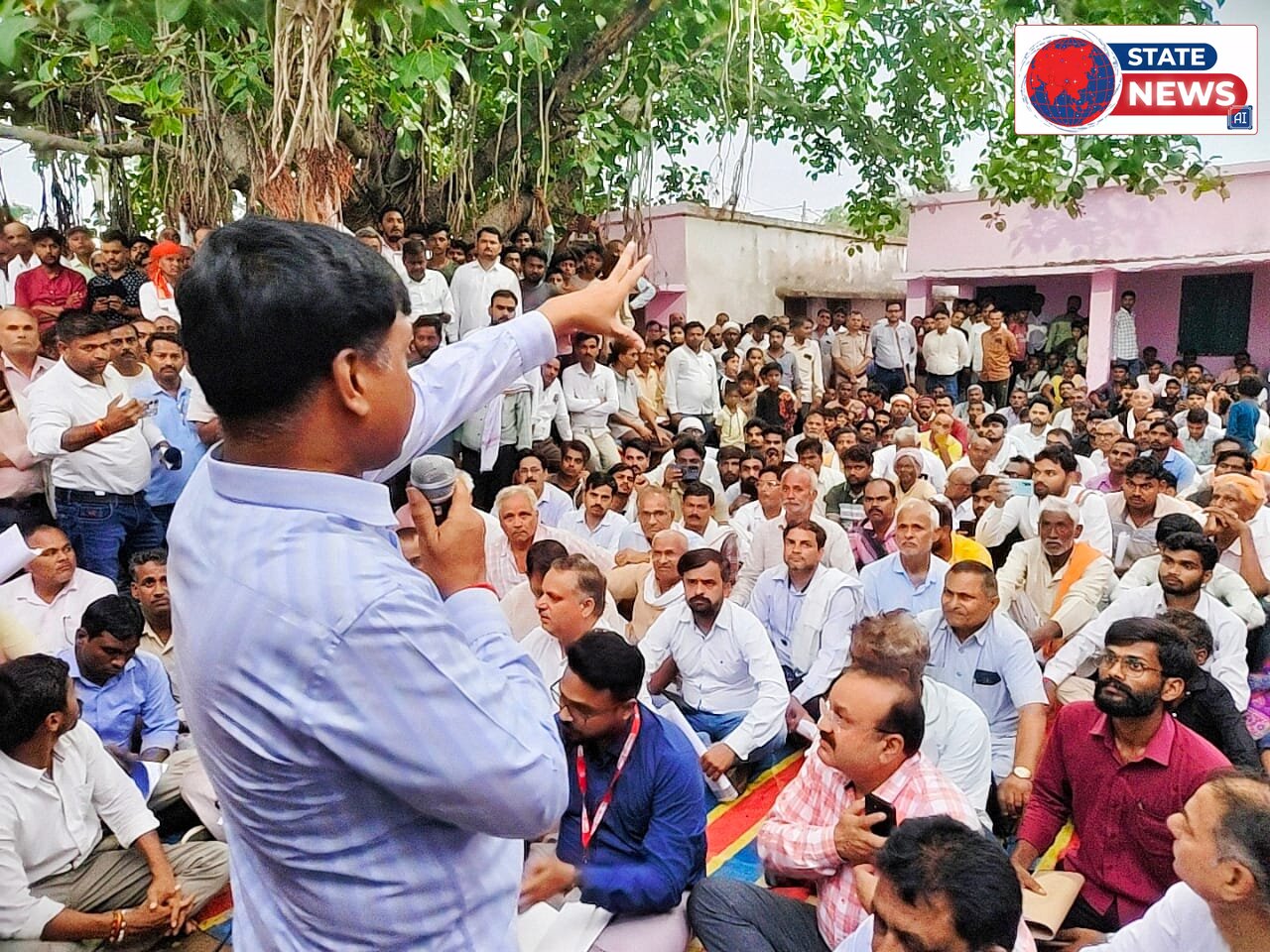 कलेक्टर नाॅन एसी बस से अधिकारियों के साथ पहुंचे दूरस्थ गांव कूड़ी, आम जनों के आवेदनो का तय समय सीमा में होगा समाधान