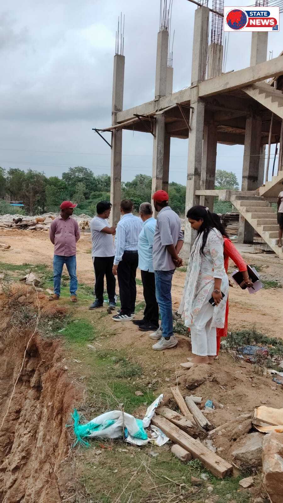 मैदानी निरीक्षण पर निकले सीएमओ निशिकांत शुक्ला, निर्माण कार्यों, जल व्यवस्था और सीएम हेल्पलाइन शिकायतों पर सख्त निर्देश