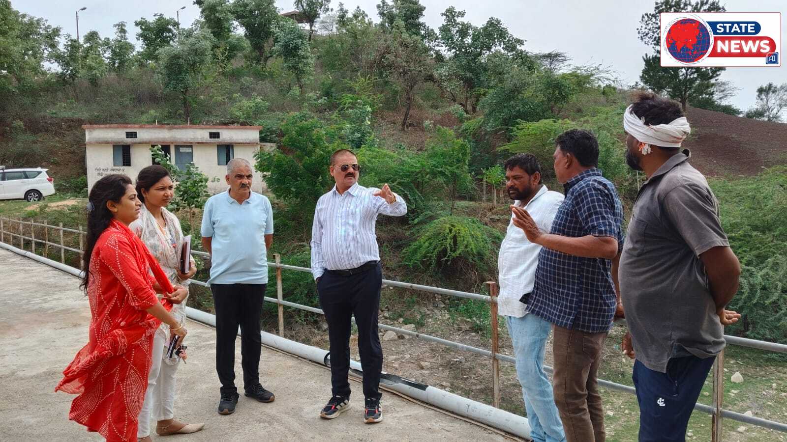 मैदानी निरीक्षण पर निकले सीएमओ निशिकांत शुक्ला, निर्माण कार्यों, जल व्यवस्था और सीएम हेल्पलाइन शिकायतों पर सख्त निर्देश