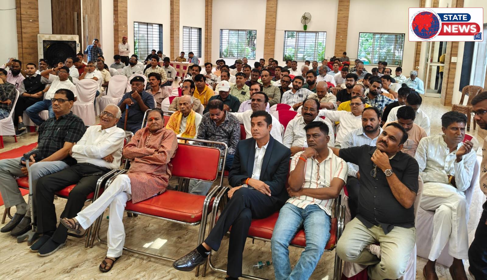 जोबट में मीडिया कार्यशाला एवं सम्मान समारोह को पत्रकार संघ द्वारा किया गया आयोजन 