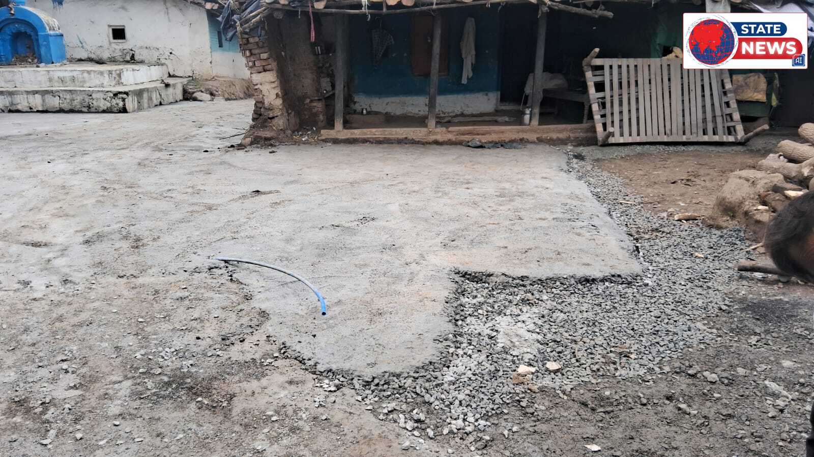 ग्राम पंचायत  बेलढाना में सीसी सड़क निर्माण पर उठे भ्रष्टाचार के सवाल पहली बारिश में उखडने की आशंका   ग्रामीणों का आरोप बिना देश बिना पालीथि