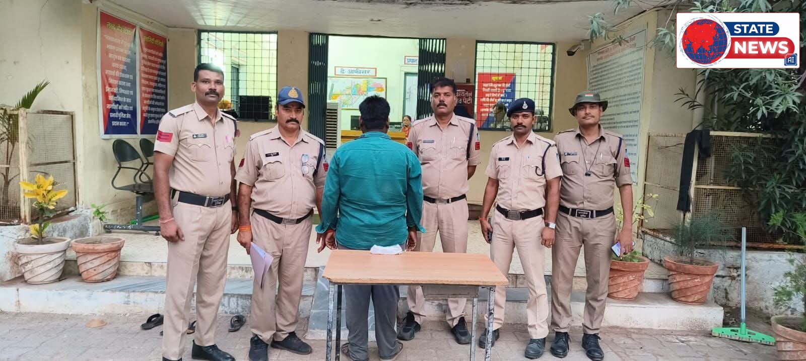 बस कंडक्टर पर चाकू से हमला करने वाला आरोपी गिरफ्तार, वारदात में प्रयुक्त चाकू बरामद।