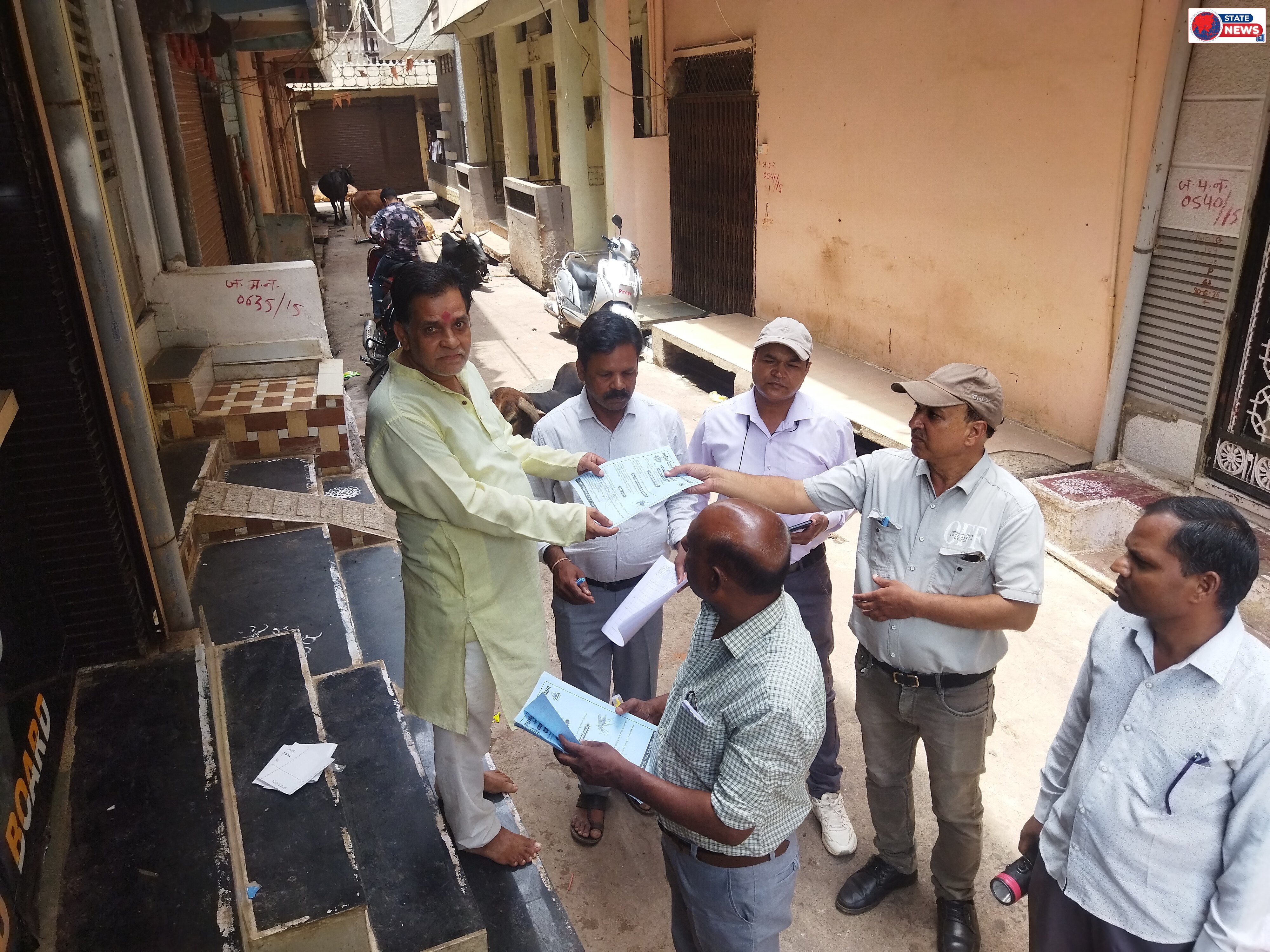 गुना में स्वास्थ्य विभाग की बड़ी मुहिम: घर-घर जाकर नागरिकों को मलेरिया-डेंगू के प्रति कर रहे जागरूक ​