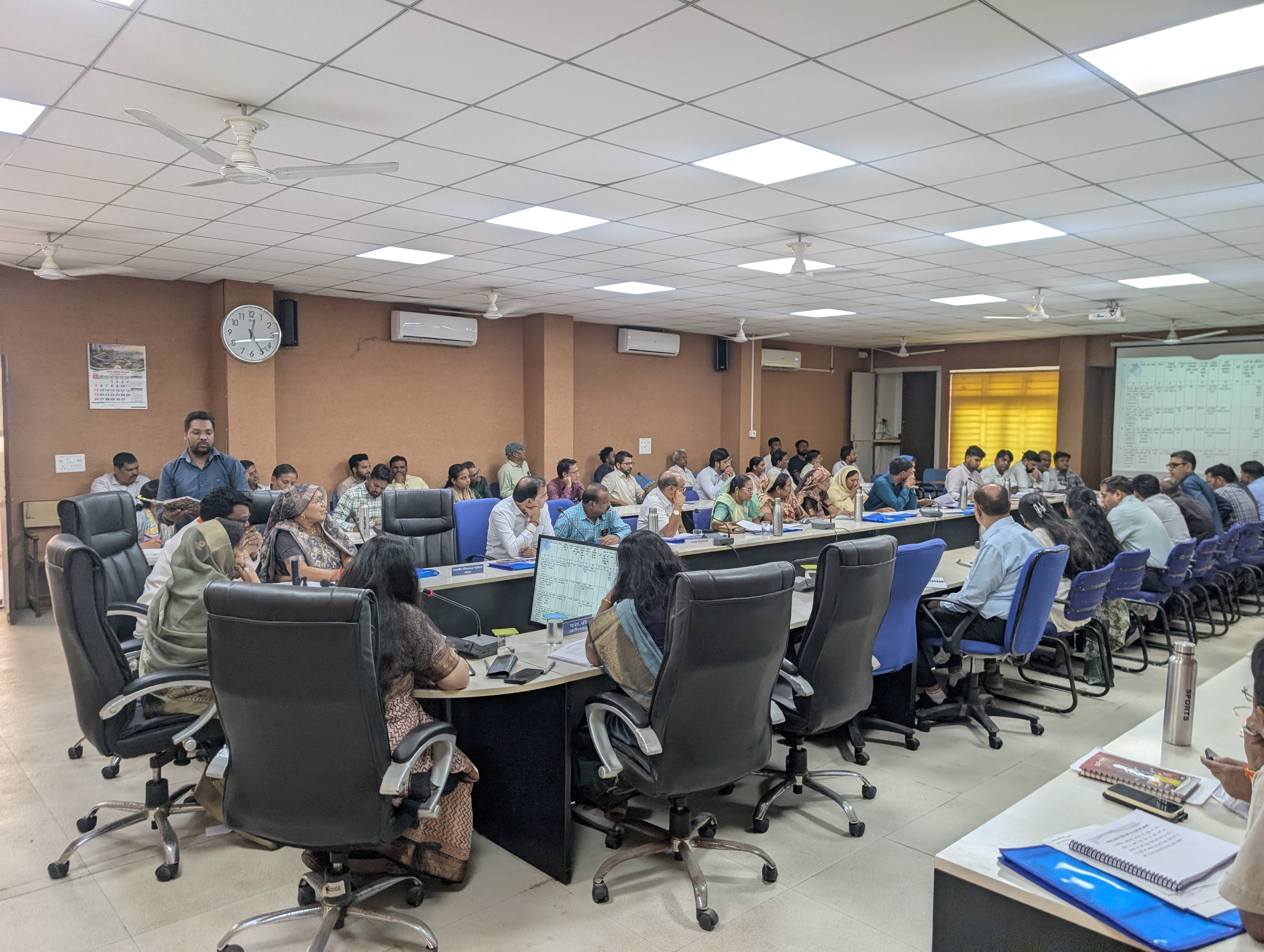 दिशा बैठक में सांसद अनीता चौहान सख्त, विभागीय कार्ययोजना और जनप्रतिनिधियों से समन्वय पर दिया जोर