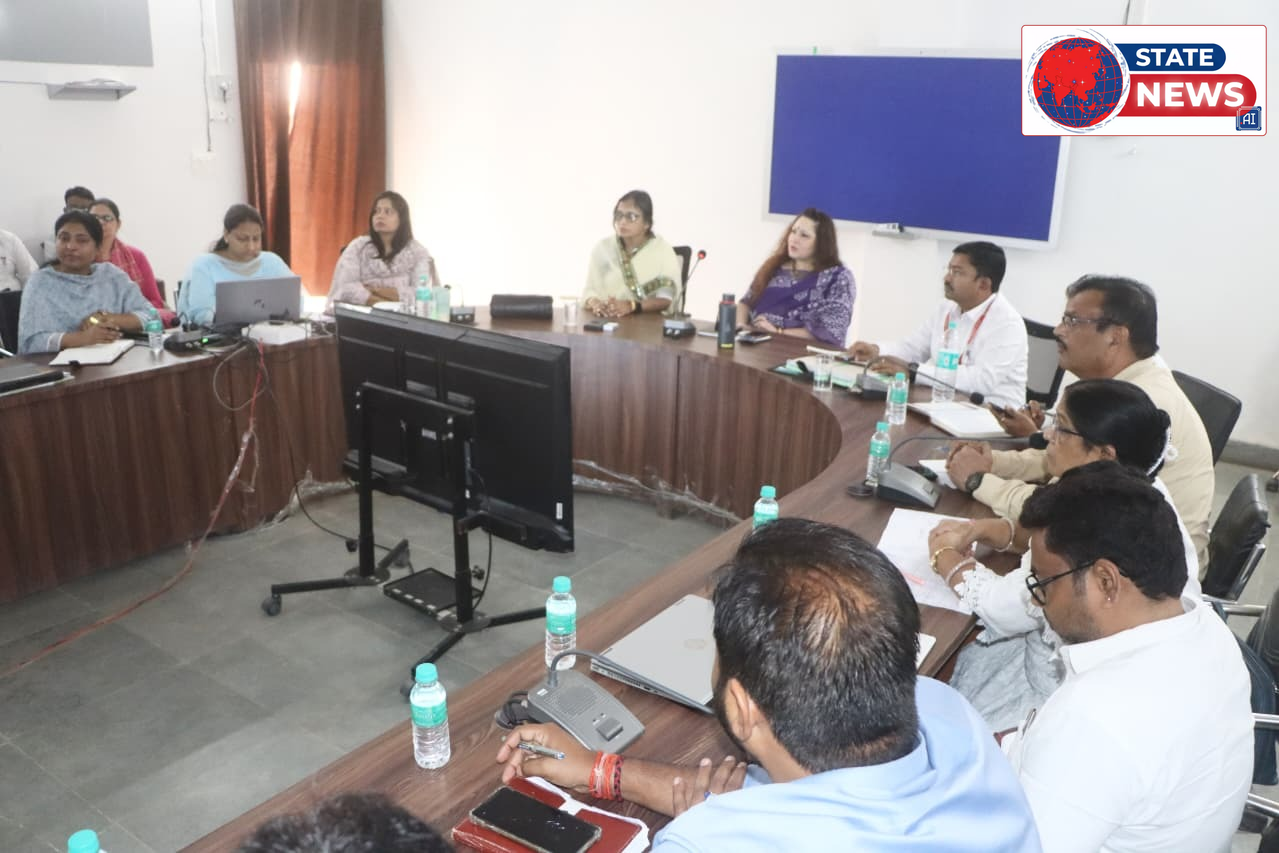 मैहर जिले में प्रशासनिक सख्ती: कलेक्टर बिदिशा मुखर्जी ने सीएम हेल्पलाइन और विकास कार्यों पर दिए कड़े निर्देश