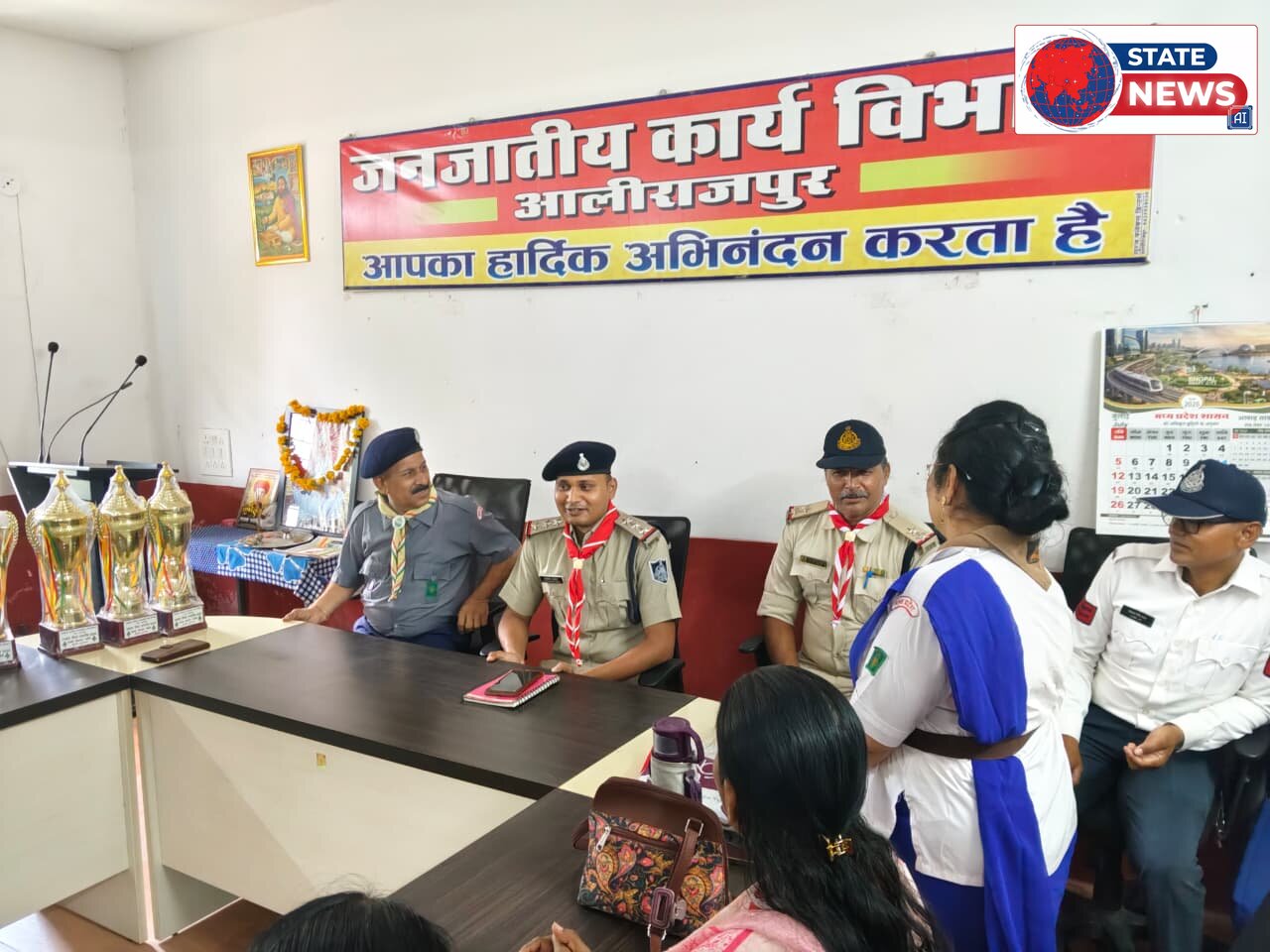 नशा मुक्ति अभियान 2.0: ट्रैफिक पुलिस ने स्कूली बच्चों को किया जागरूक, 65 स्कूल वाहनों की जांच में 39 पर कार्रवाई