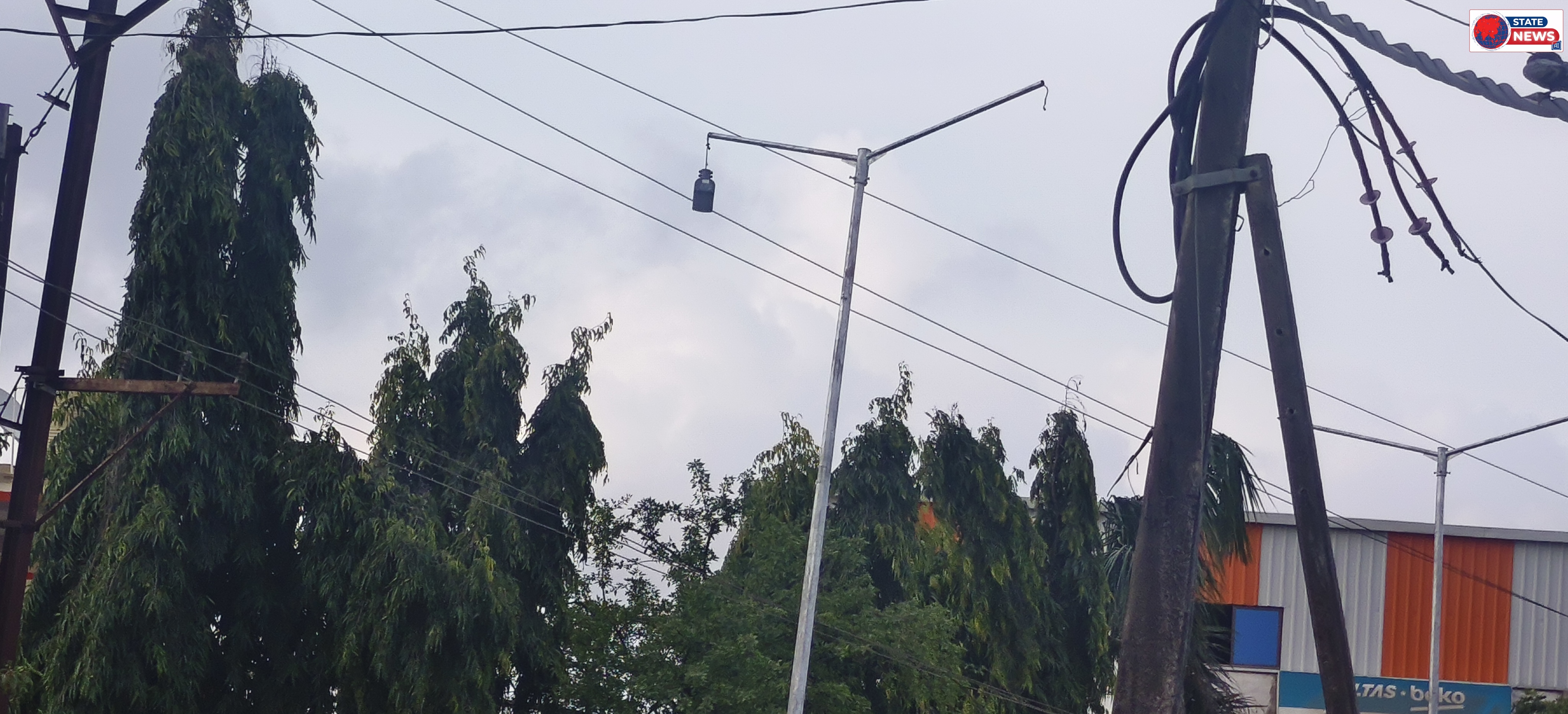 *स्ट्रीट लाइट कार्य में अनियमितता पर उठे सवाल, जांच के बाद भी कार्रवाई नहीं होने से बढ़ी चर्चाएं*