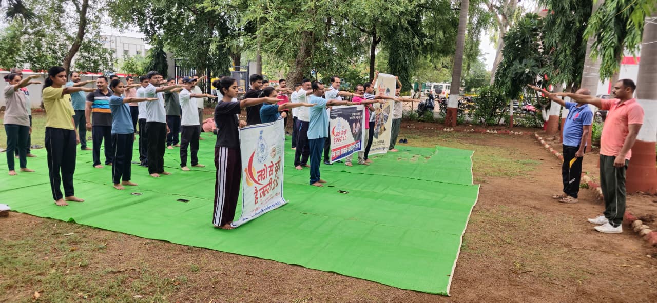 नशामुक्त आलीराजपुर की ओर बढ़ते कदम: 'नशे से दूरी है ज़रूरी 2.0' अभियान के चौथे दिन रैली, नुक्कड़ नाटक और जन-जागरूकता कार्यक्रमों से गूंजा जिला
