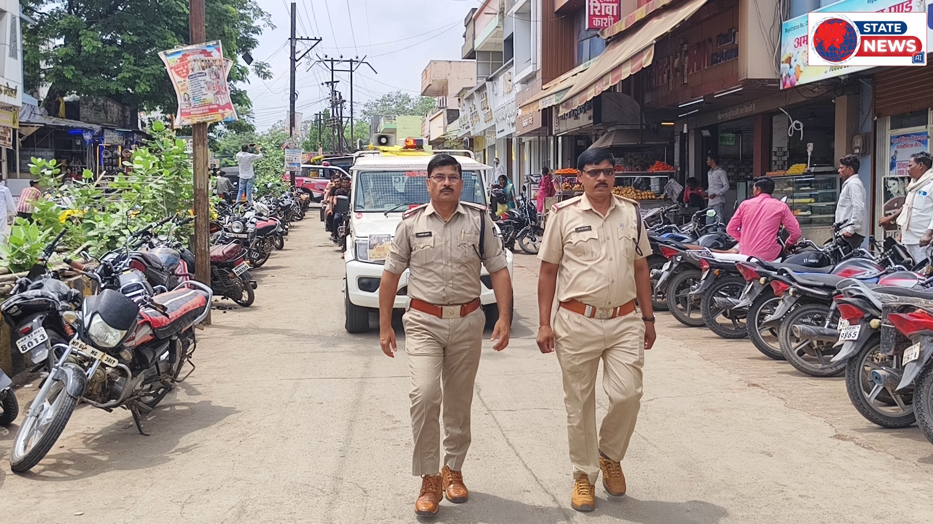 नशे को अगर अपनाओगे, कभी न सुख पाओगे । हमारा है यही संदेश, नशा मुक्त हो मध्य प्रदेश ।