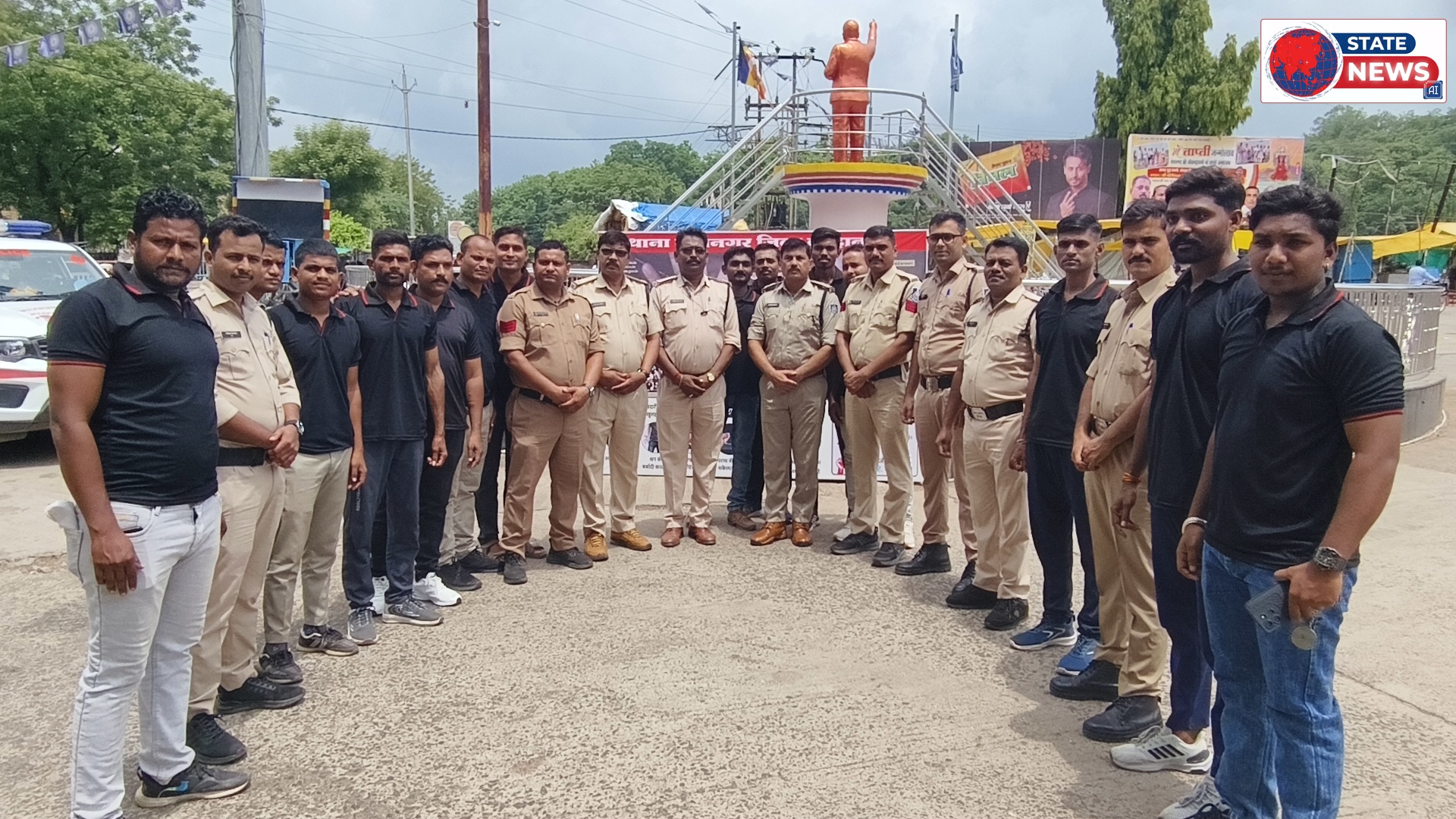 नशे को अगर अपनाओगे, कभी न सुख पाओगे । हमारा है यही संदेश, नशा मुक्त हो मध्य प्रदेश ।