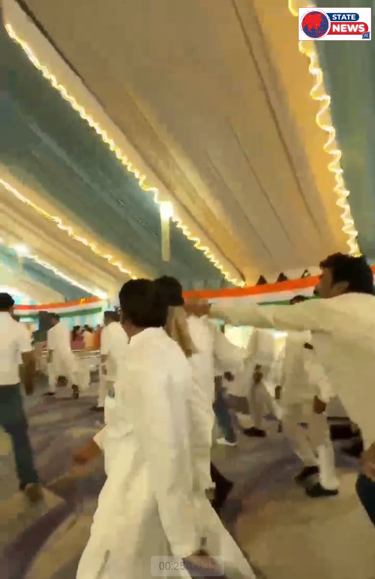 *बैतूल कांग्रेस कार्यालय में हंगामा: बैठक के दौरान कार्यकर्ताओं के बीच तीखी झड़प, गुटबाजी आई सामने*