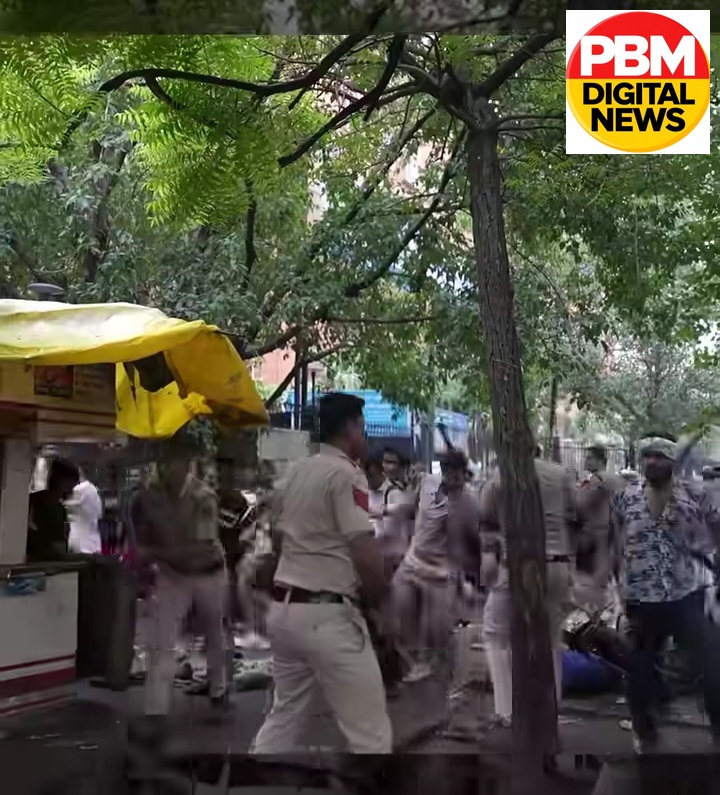 दिल्ली के जंतर-मंतर पर भारी बवाल: 'संसद मार्च' के दौरान छात्रों पर पुलिस का लाठीचार्ज, दागे आंसू गैस के गोले