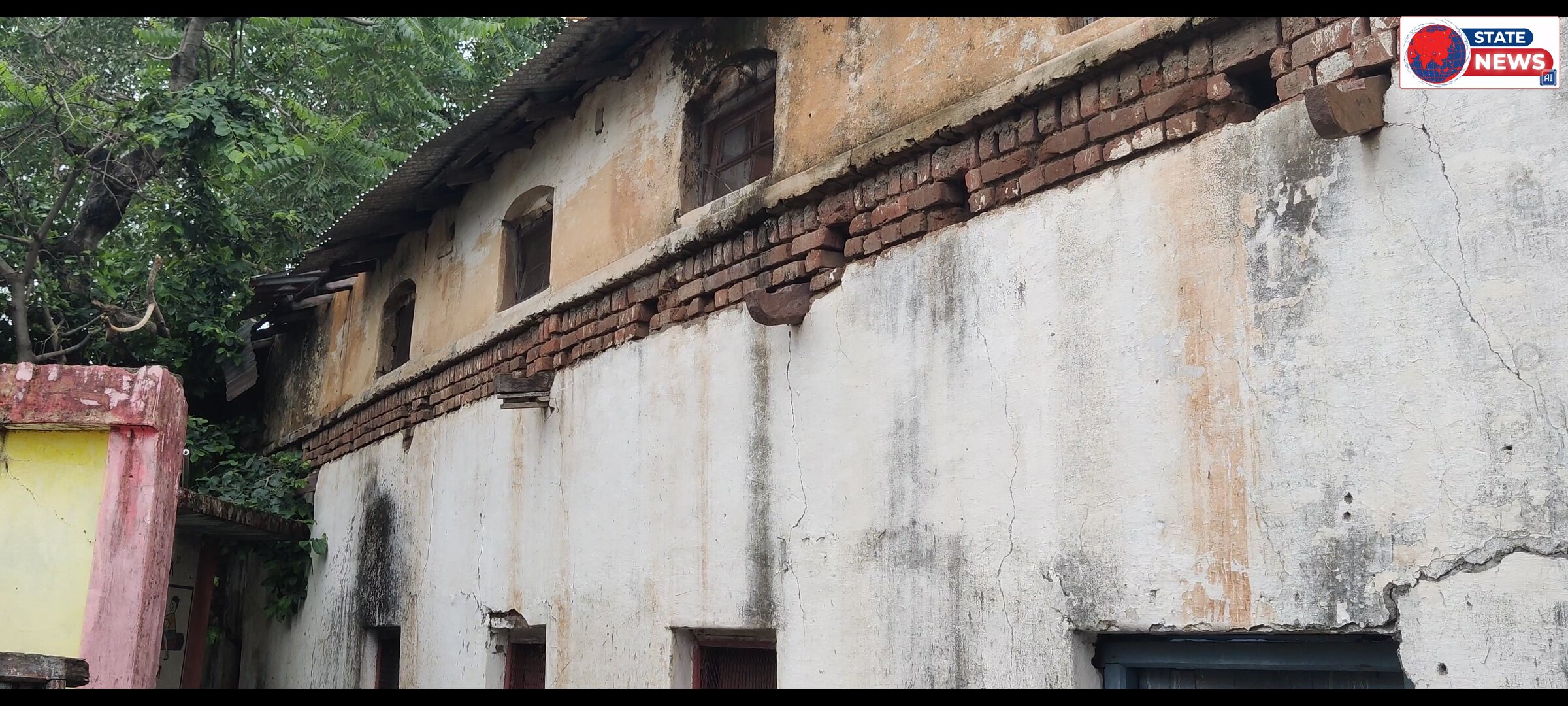जान जोखिम में डालकर पढ़ाई कर रहे बरगी स्कूल के बच्चे