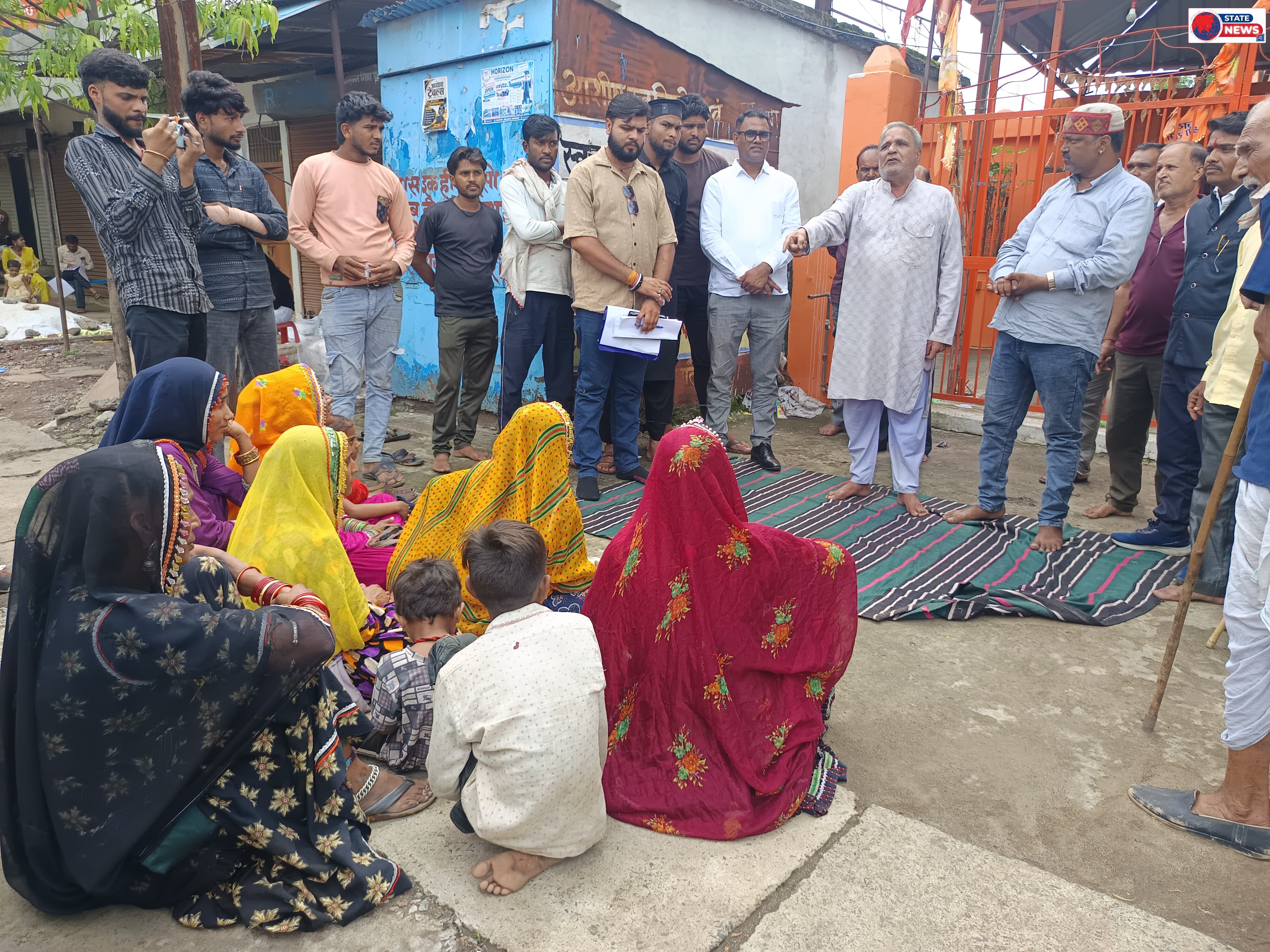 केसली जनपद पंचायत भवन निर्माण का विरोध: जंतर-मंतर पर लाठीचार्ज के खिलाफ भी गुस्सा, राष्ट्रपति के नाम सौंपा ज्ञापन
