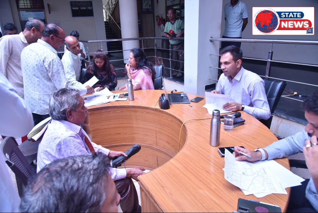 बैतूल में जनसुनवाई: कलेक्टर डॉ. सौरभ संजय सोनवणे ने सुनी नागरिकों की समस्याएं