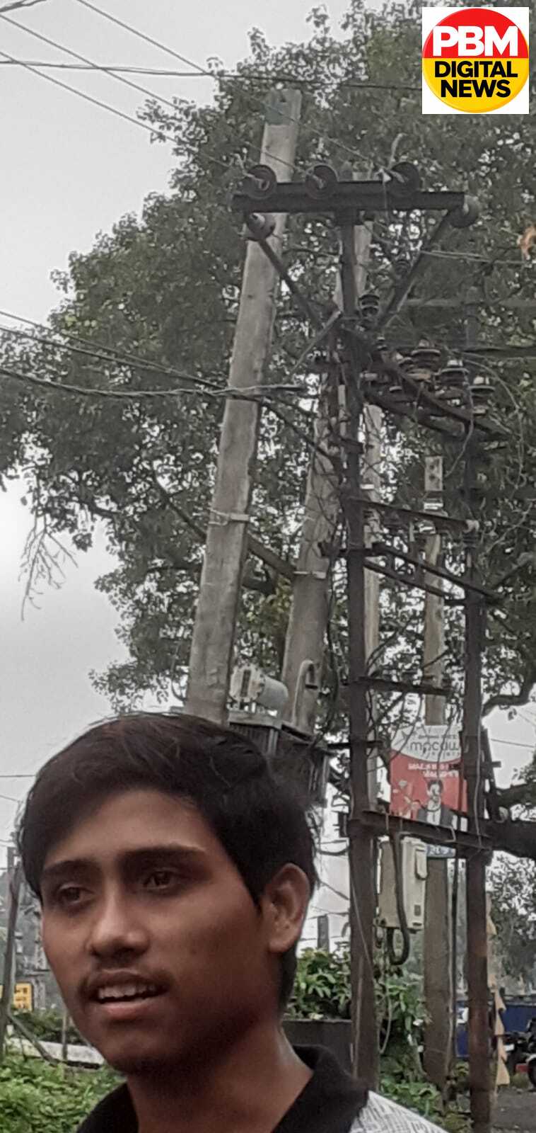 🚨 Mihijam Alert:30 मई की घटना के बाद ऊंचा किया गया था ट्रांसफार्मर, अब झुककर HT लाइन के संपर्क में आया नया पोल;नया खंभा झुका, हाई-टेंशन लाइन को छूने को बेताब; कभी भी हो सकता है बड़ा धमाका।