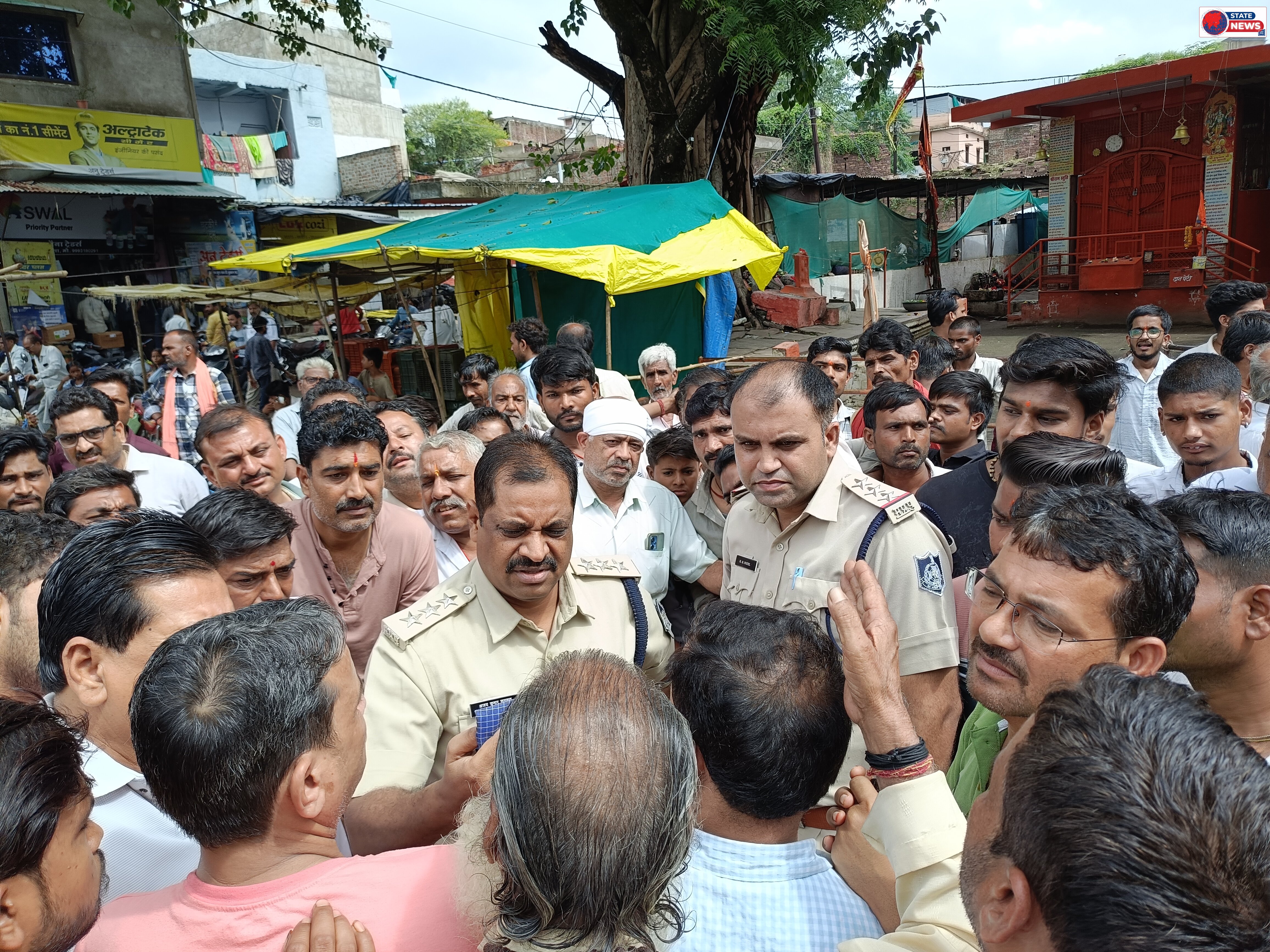  खिमलासा मंदिर चोरी का खुला चक्काजाम 