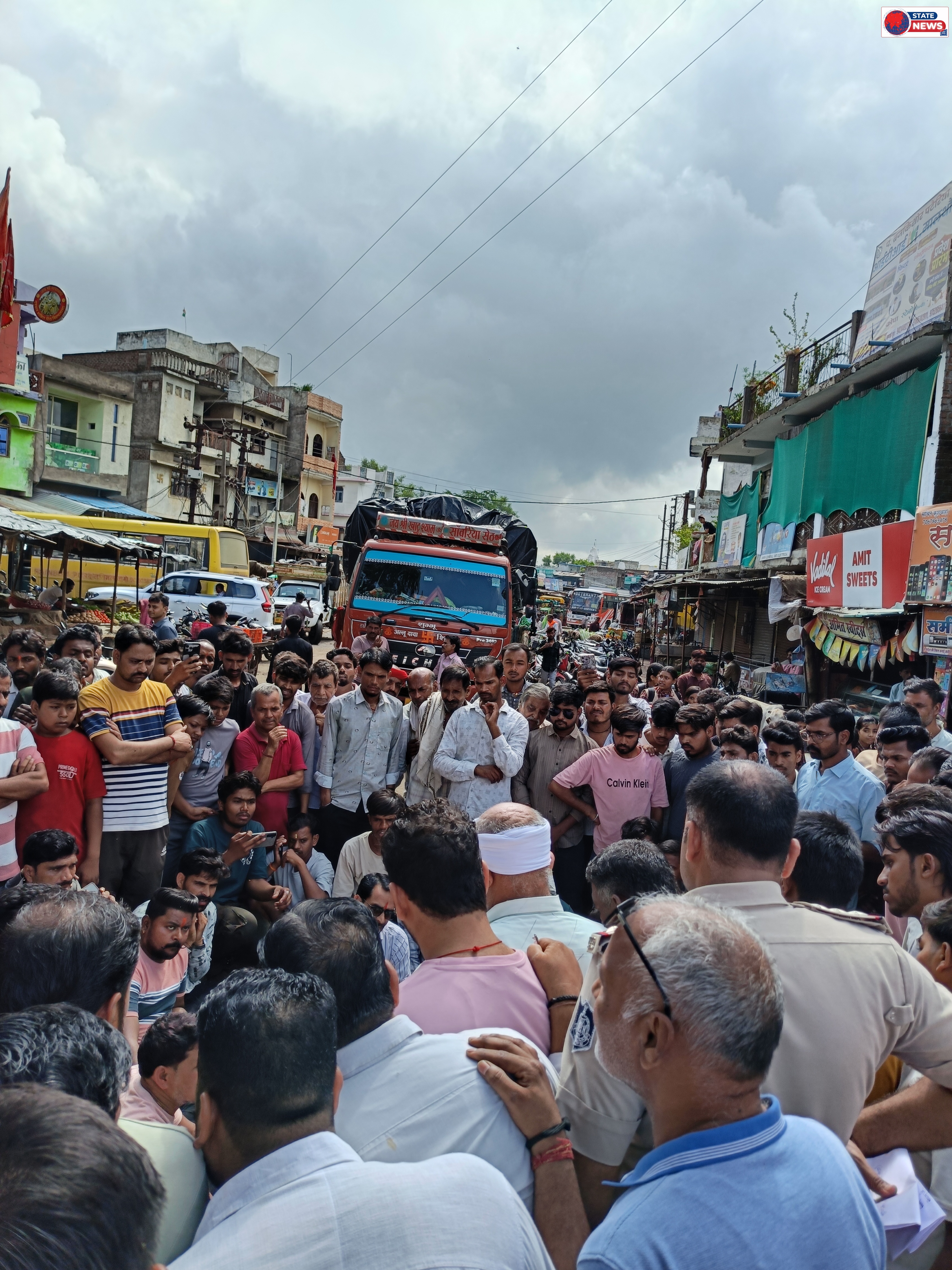  खिमलासा मंदिर चोरी का खुला चक्काजाम 