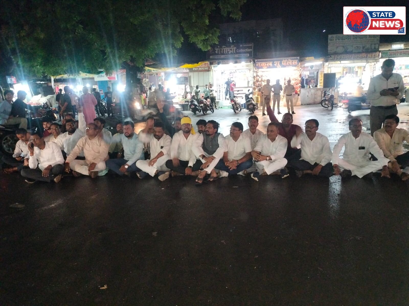 राहुल गांधी की रिहाई की मांग को लेकर सौसर में कांग्रेस का धरना-प्रदर्शन*