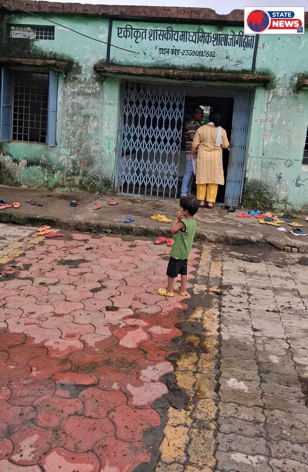 गंदगी के बीच कैसे हो भविष्य निर्माण 
